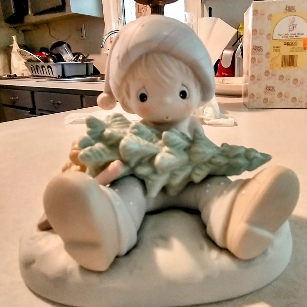 Lot of 5 Precious Moment figurines